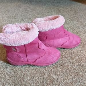 Girls pink suede fuzzy boots size 7/8